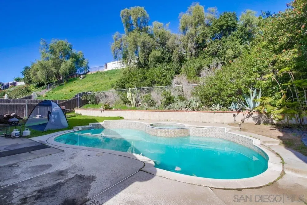 5386 Sunglow Court