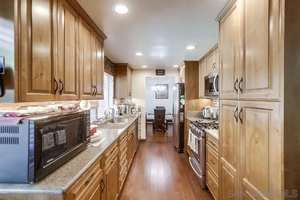 5386 Sunglow Court