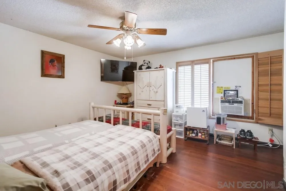 5386 Sunglow Court