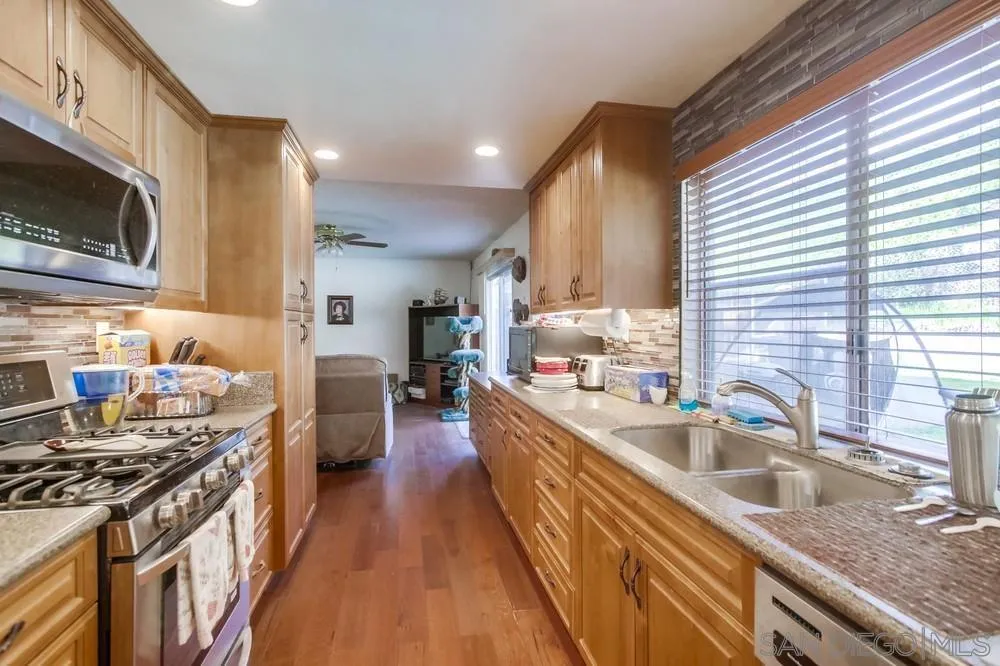 5386 Sunglow Court