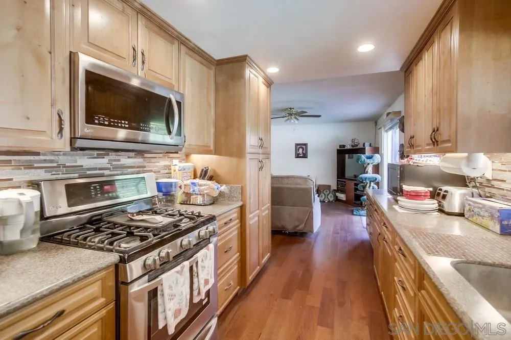 5386 Sunglow Court