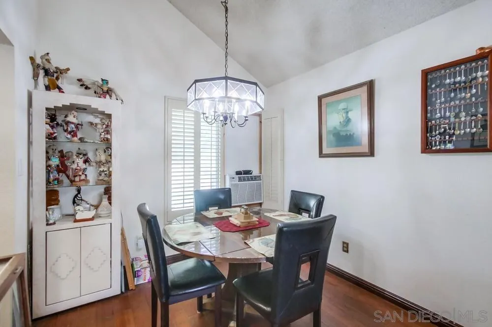 5386 Sunglow Court
