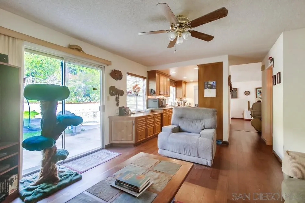 5386 Sunglow Court