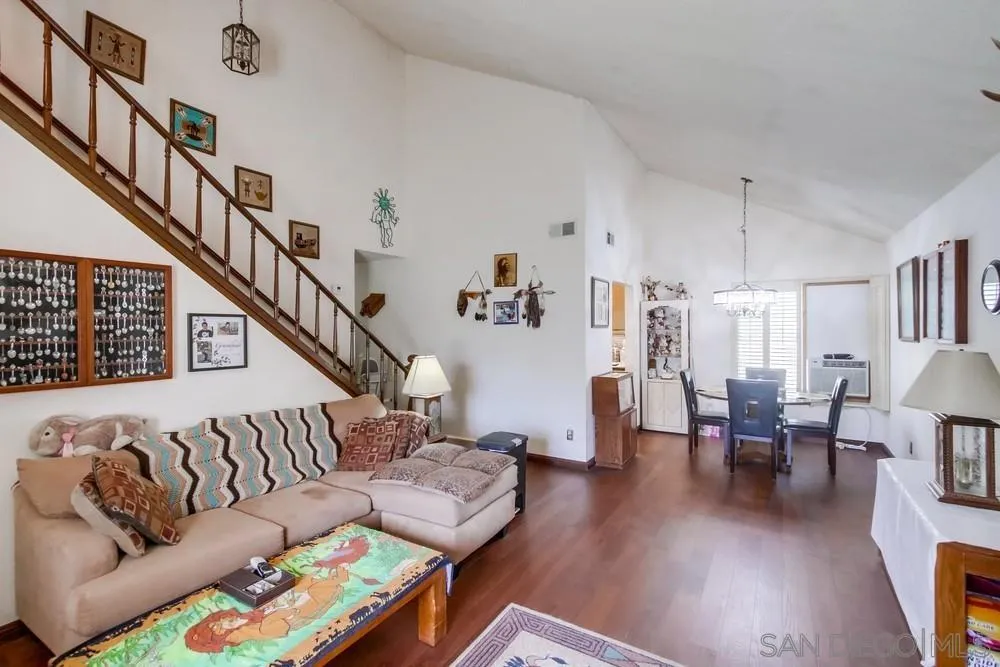 5386 Sunglow Court