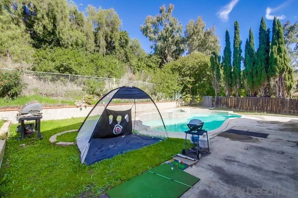 5386 Sunglow Court