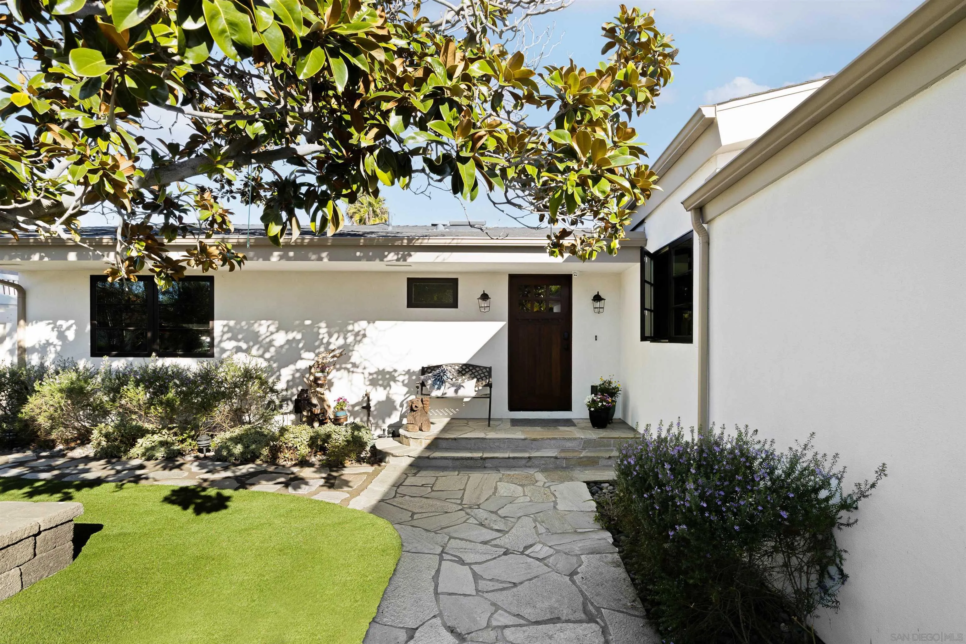 5351 Saxon St