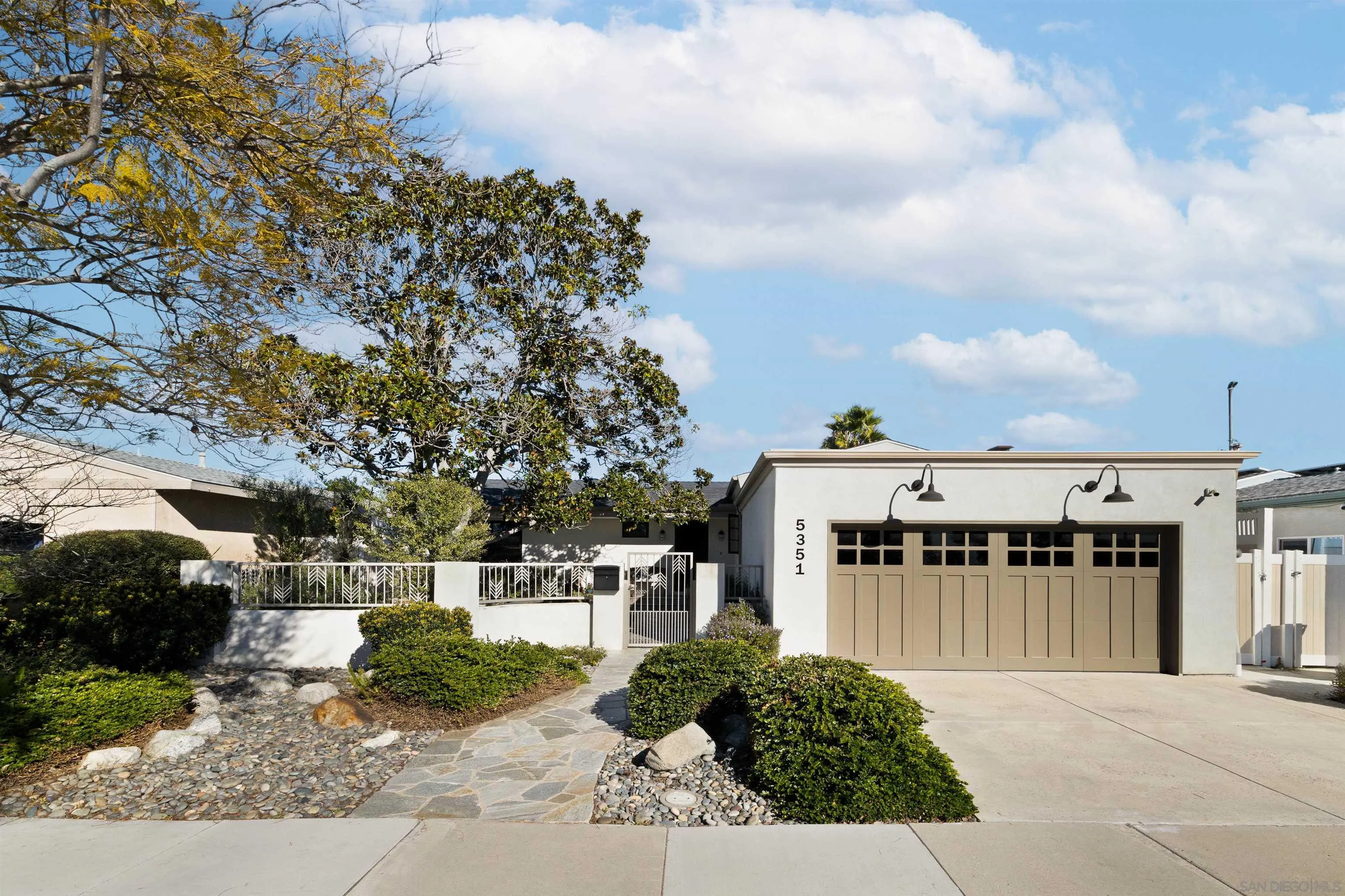 5351 Saxon St