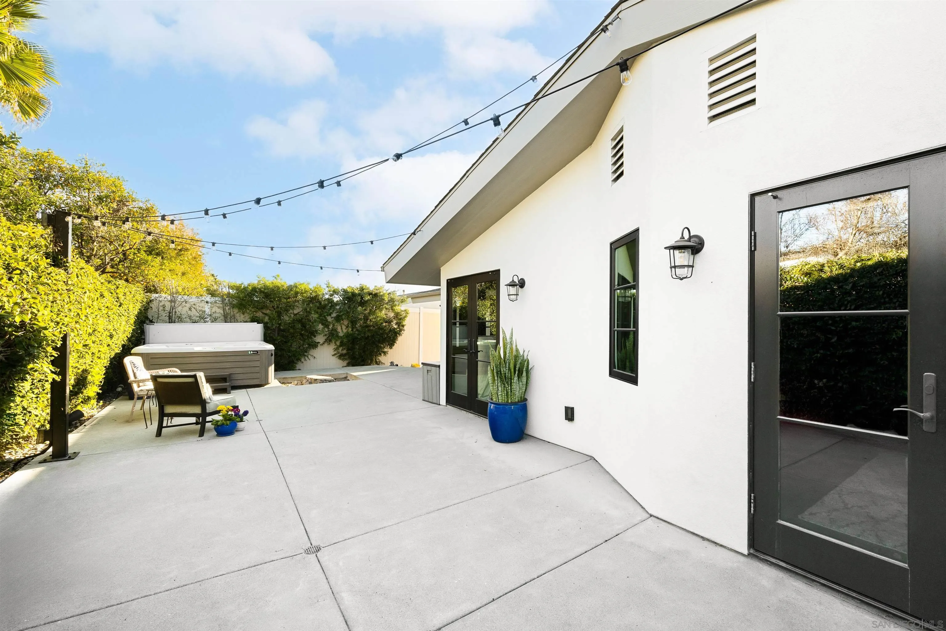 5351 Saxon St