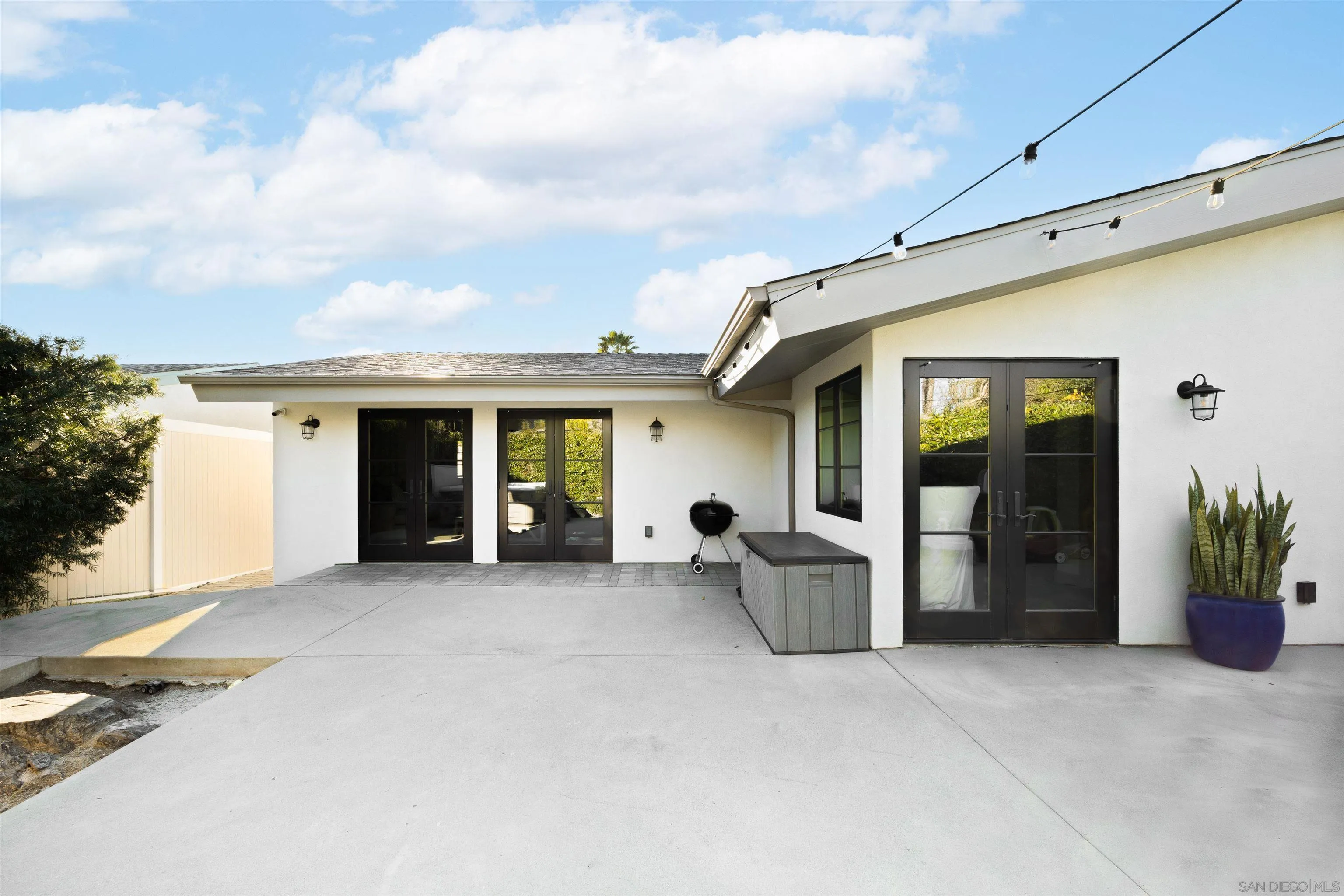 5351 Saxon St