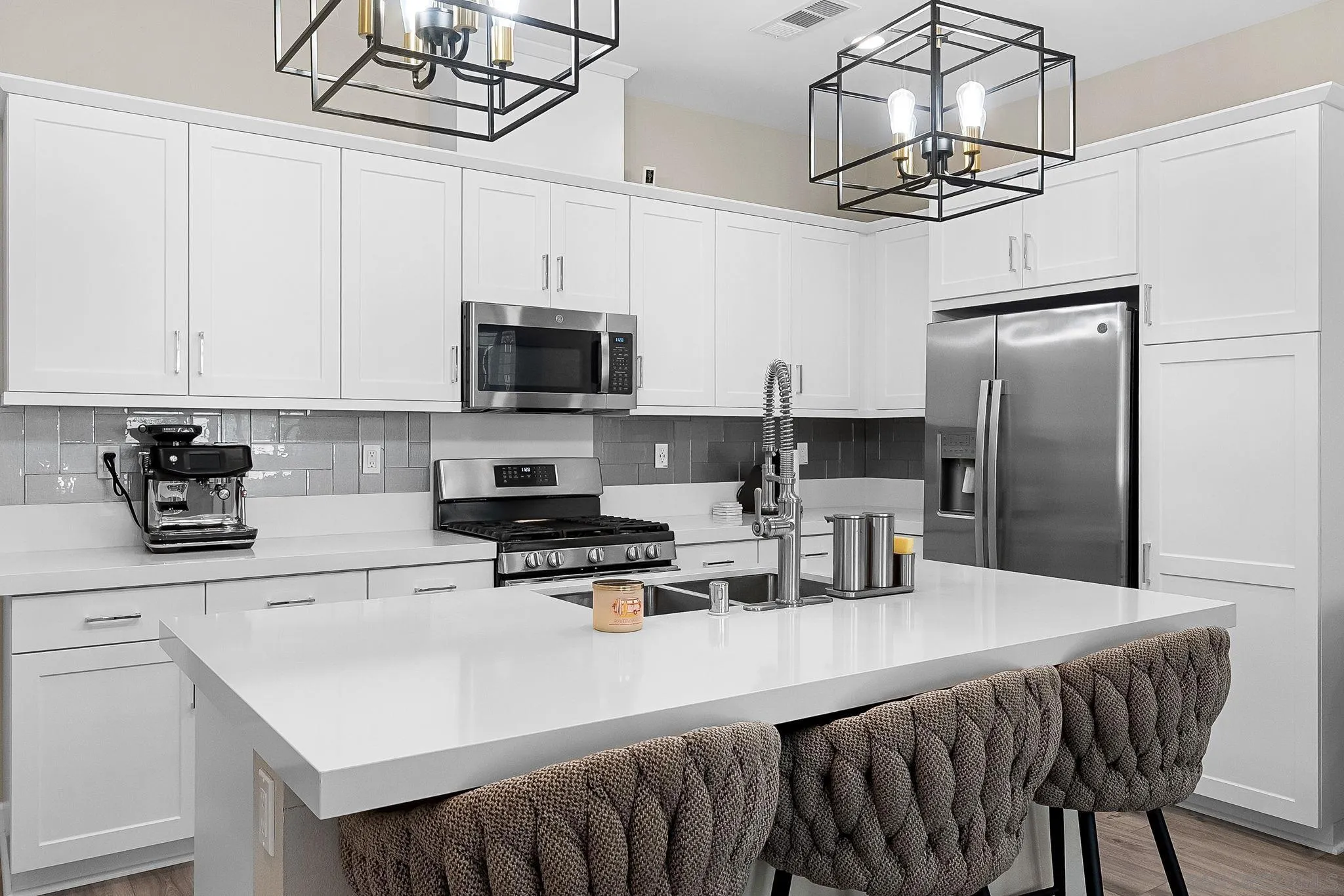 2185 Bluestone Cir
