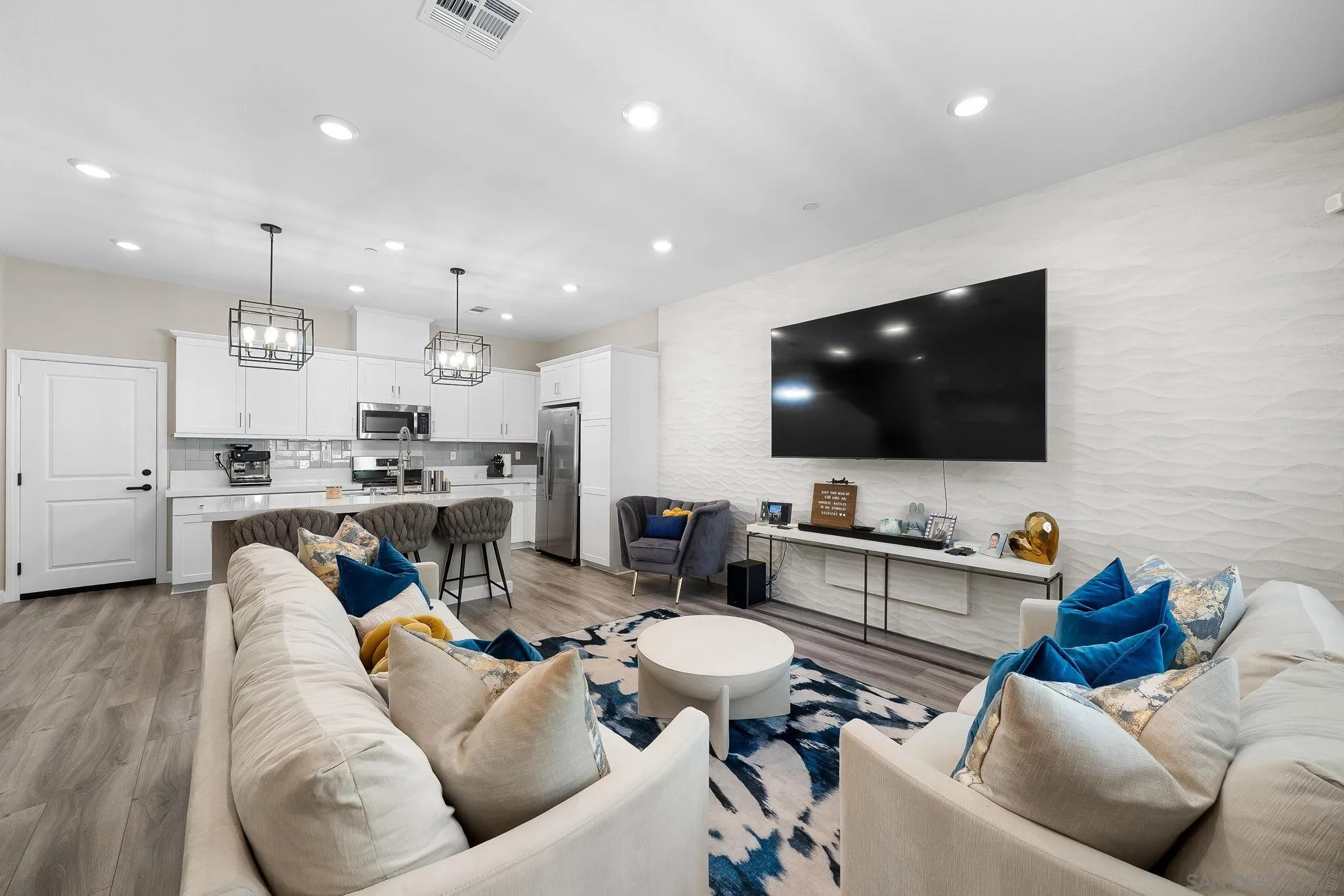 2185 Bluestone Cir