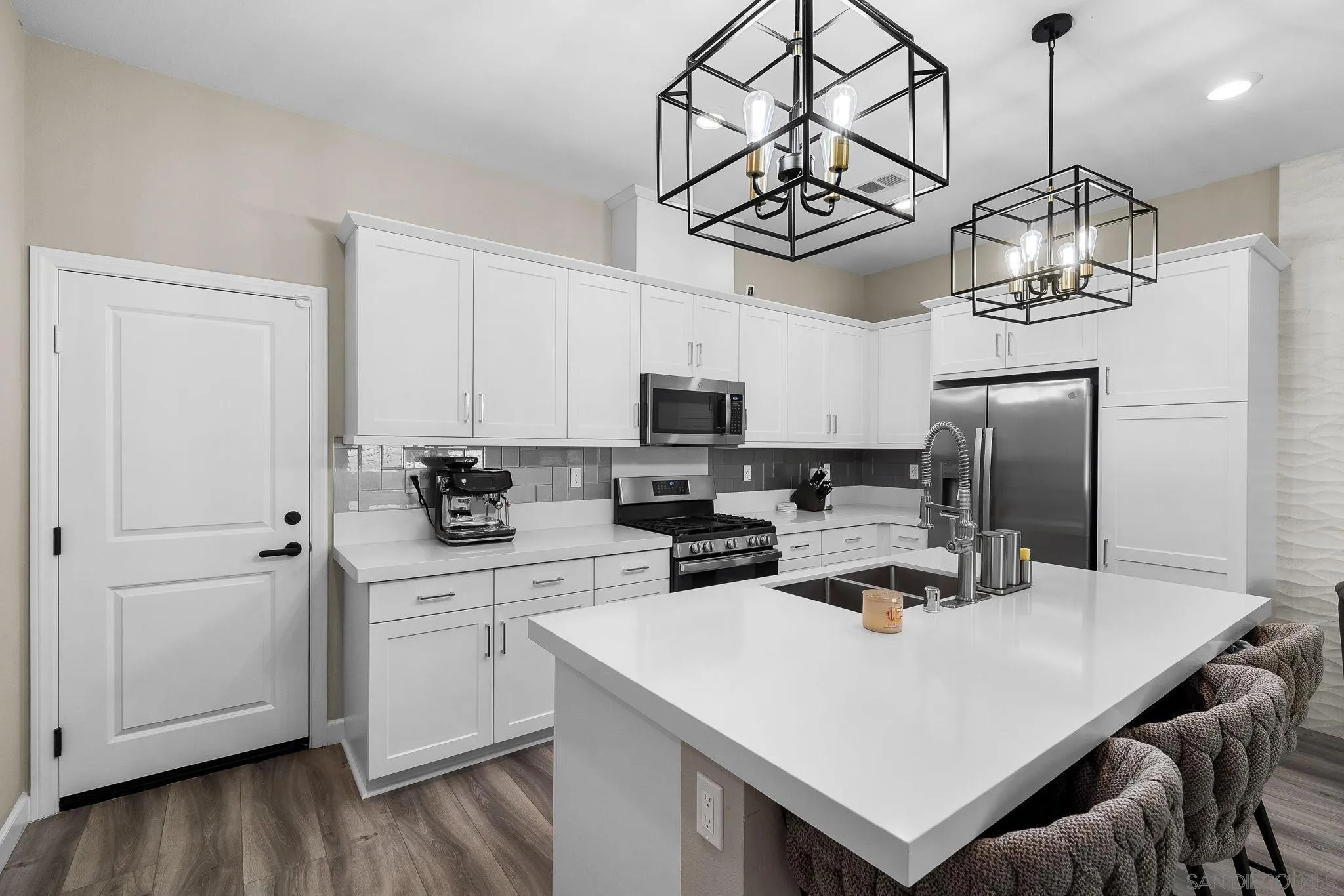 2185 Bluestone Cir