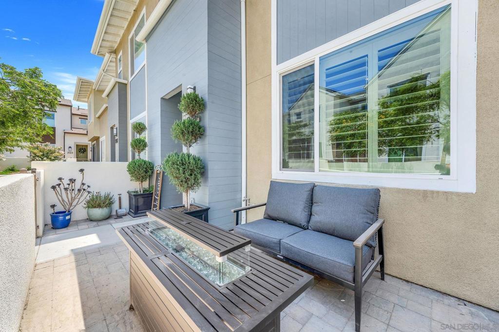 2185 Bluestone Cir