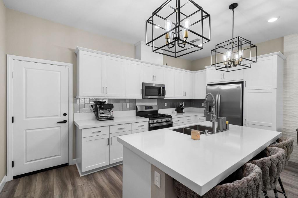 2185 Bluestone Cir