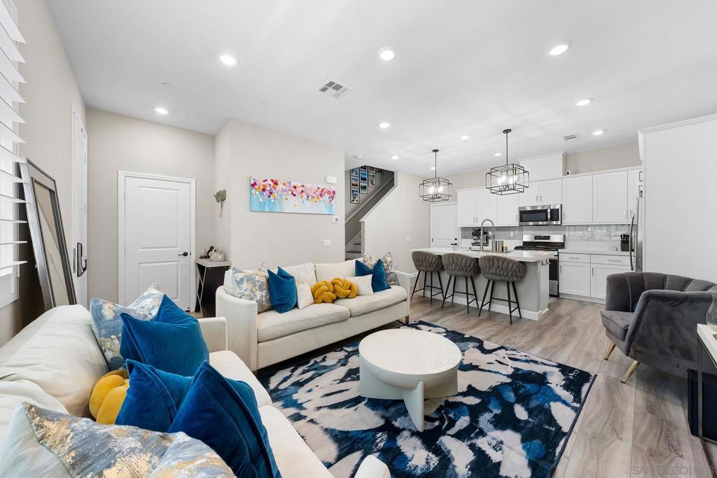 2185 Bluestone Cir