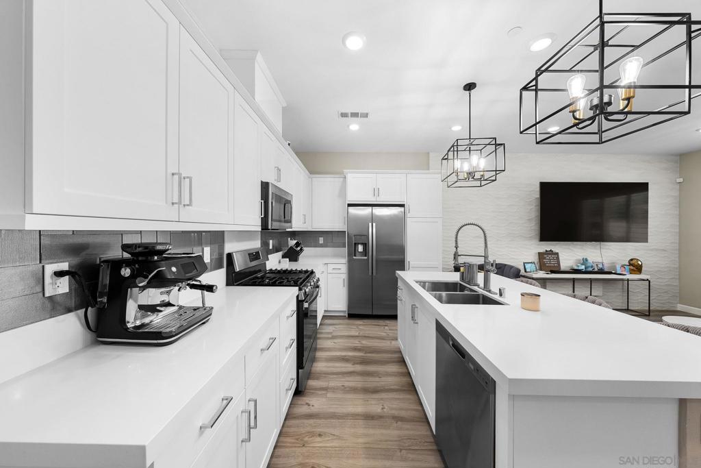 2185 Bluestone Cir