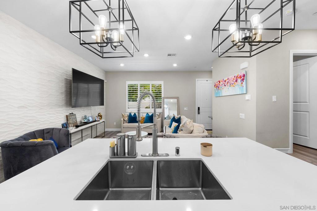 2185 Bluestone Cir