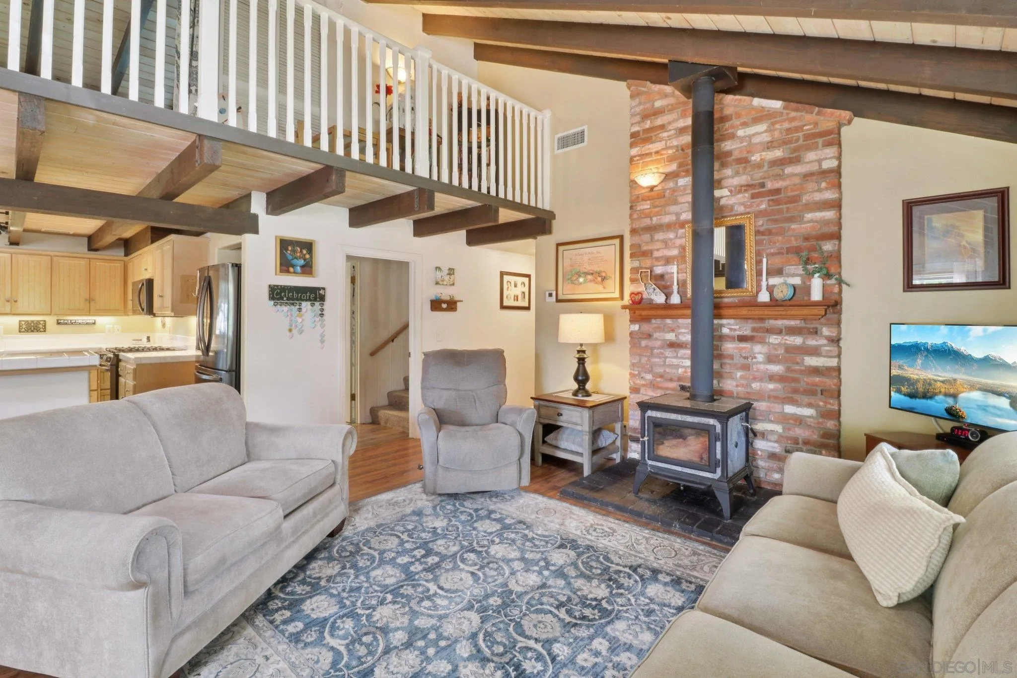 2162 Montecito Rd