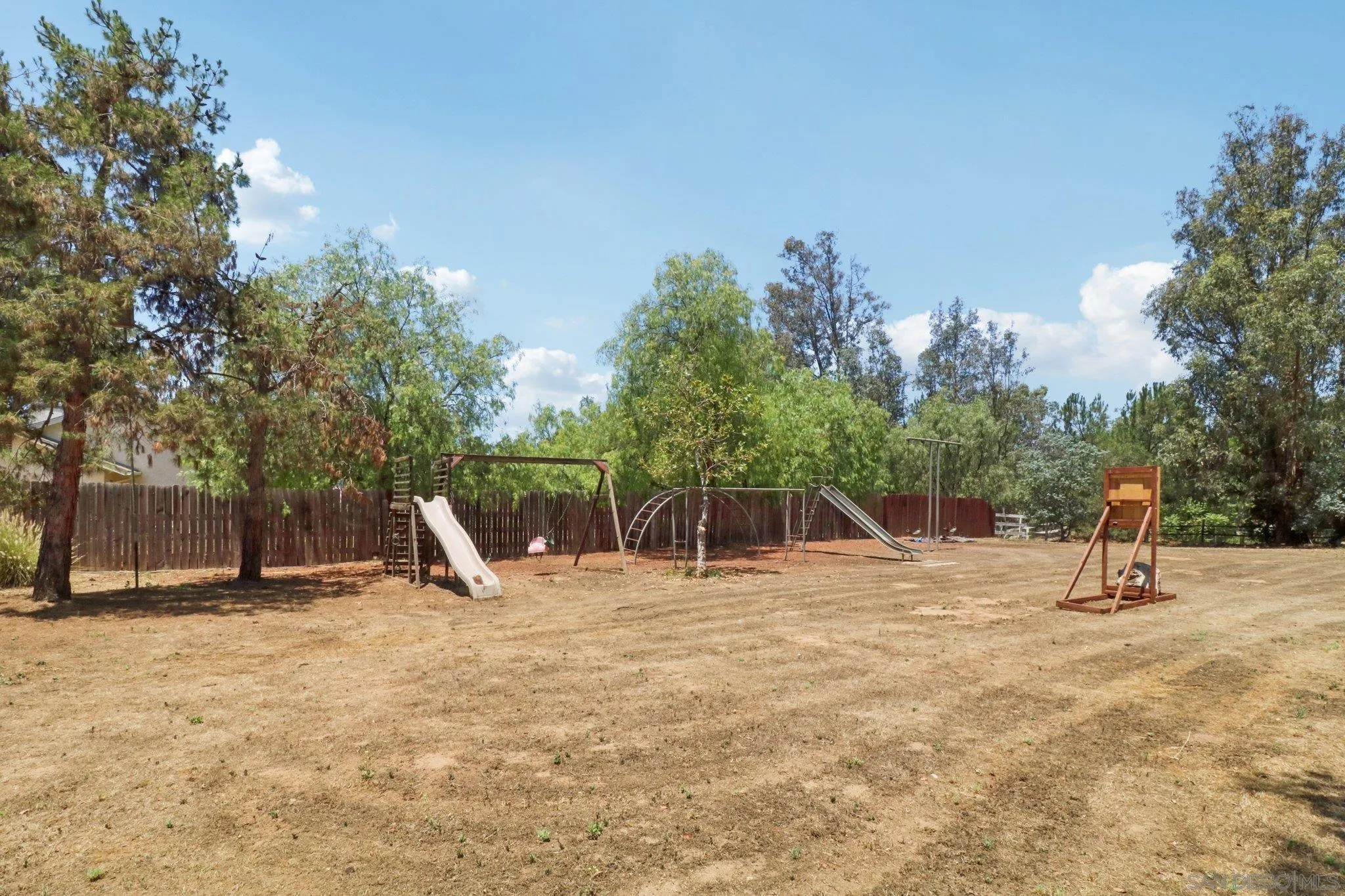 2162 Montecito Rd