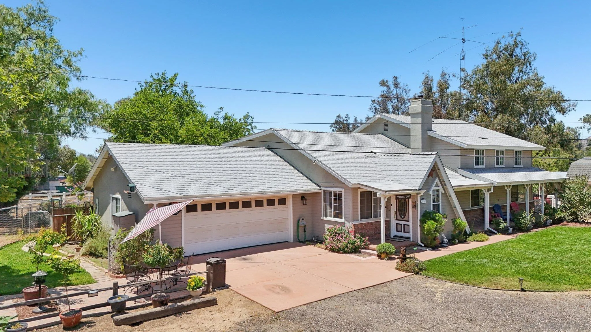2162 Montecito Rd