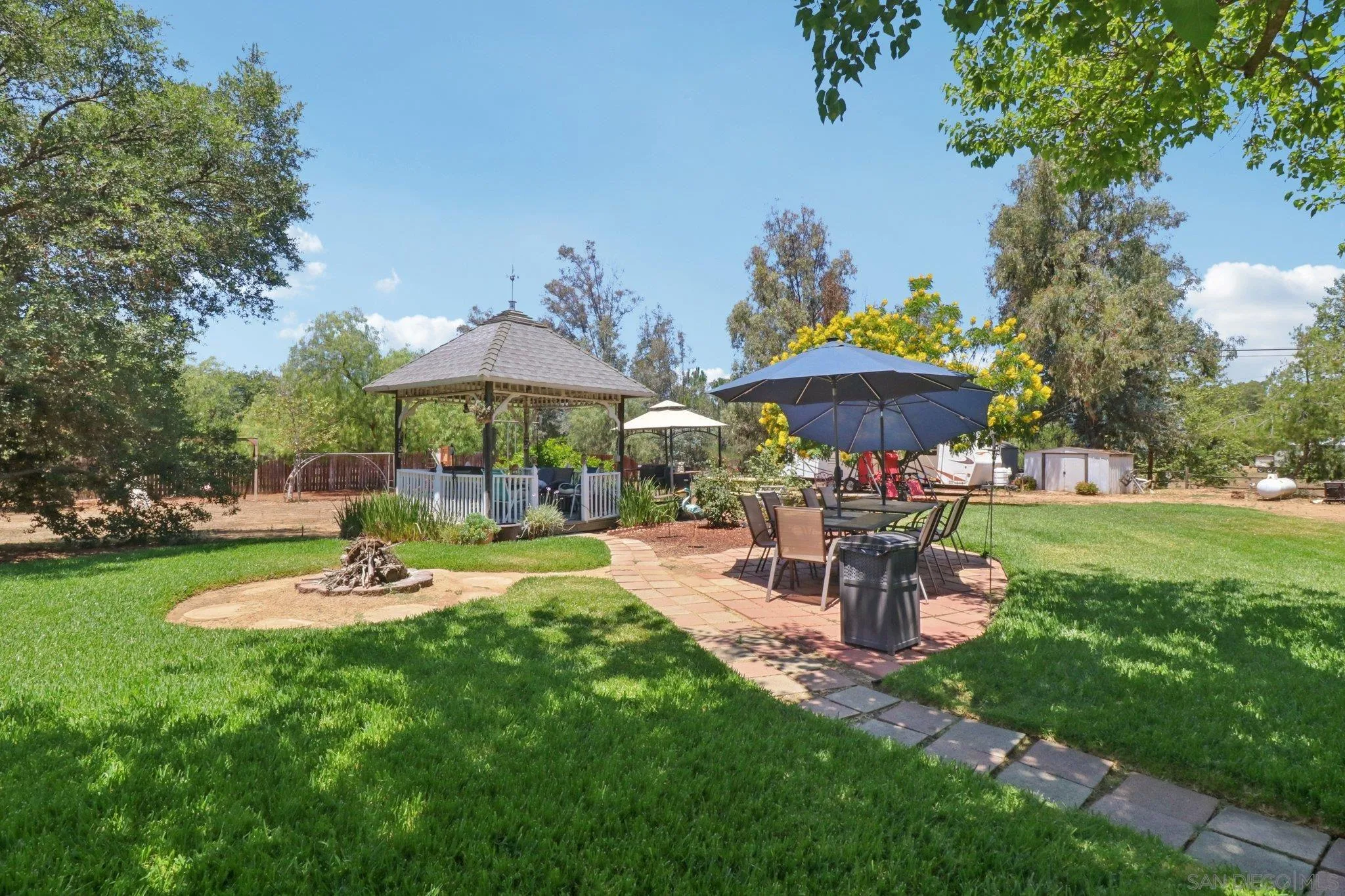 2162 Montecito Rd