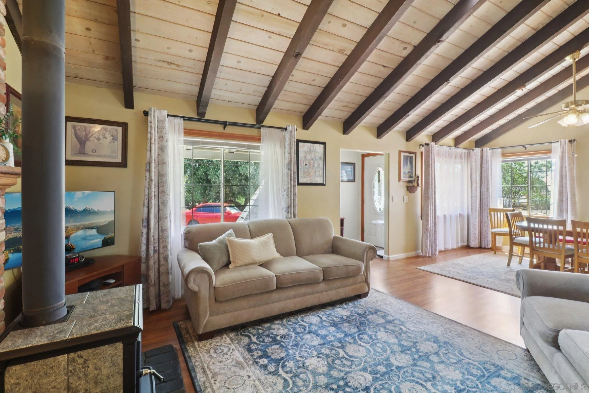 2162 Montecito Rd