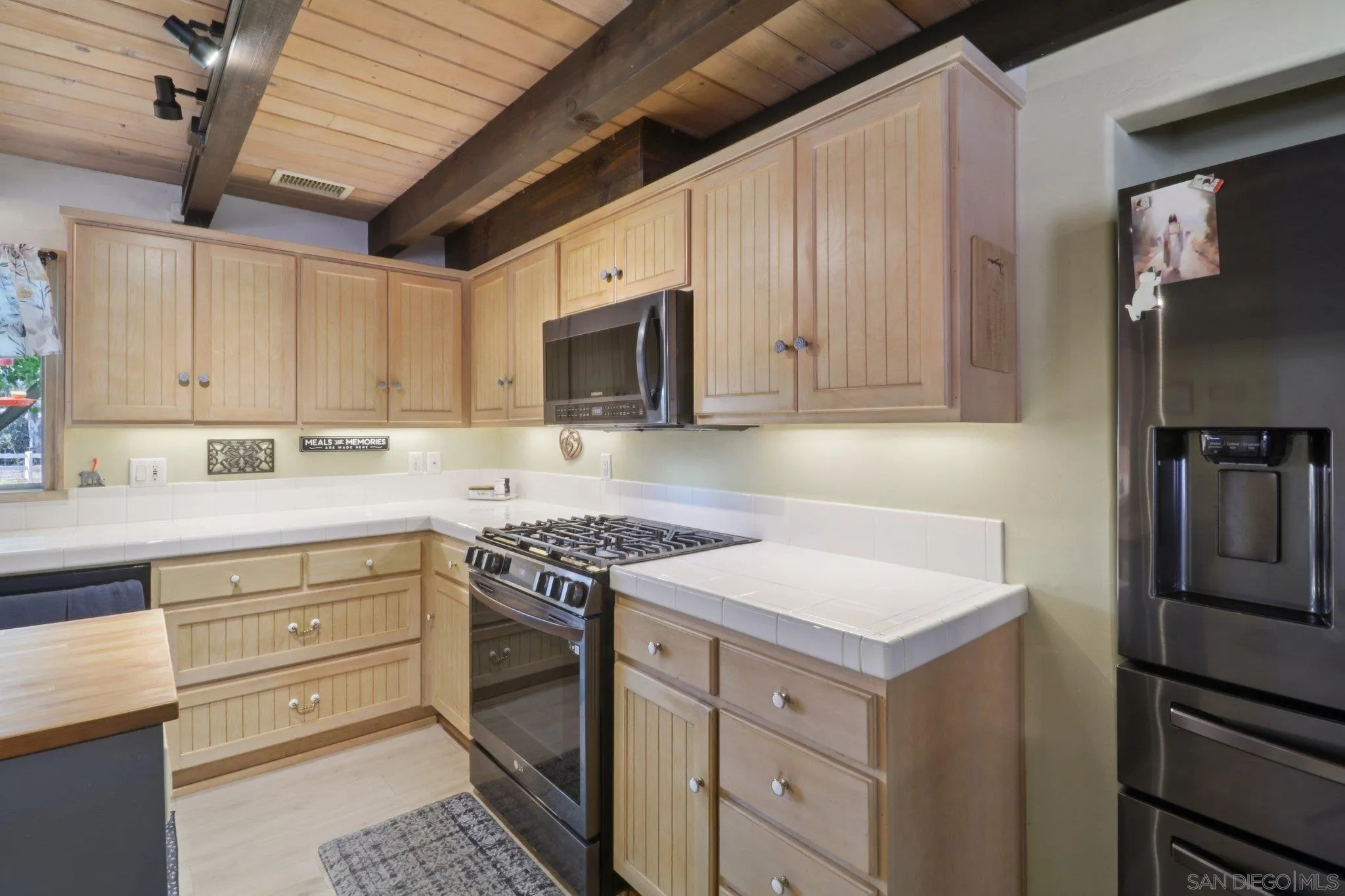 2162 Montecito Rd