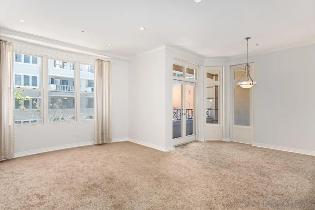 650 Columbia St Unit 211