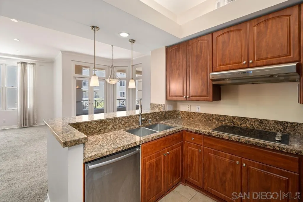 650 Columbia St Unit 211