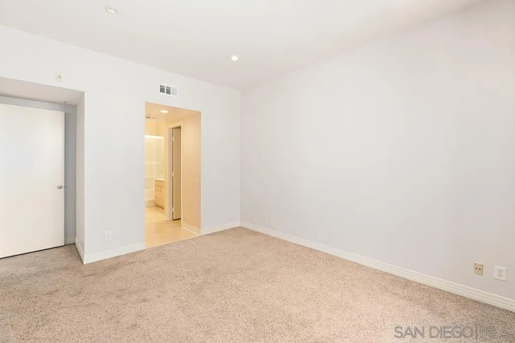 650 Columbia St Unit 211