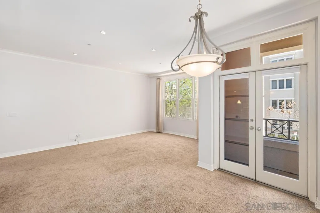 650 Columbia St Unit 211