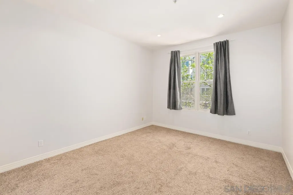 650 Columbia St Unit 211