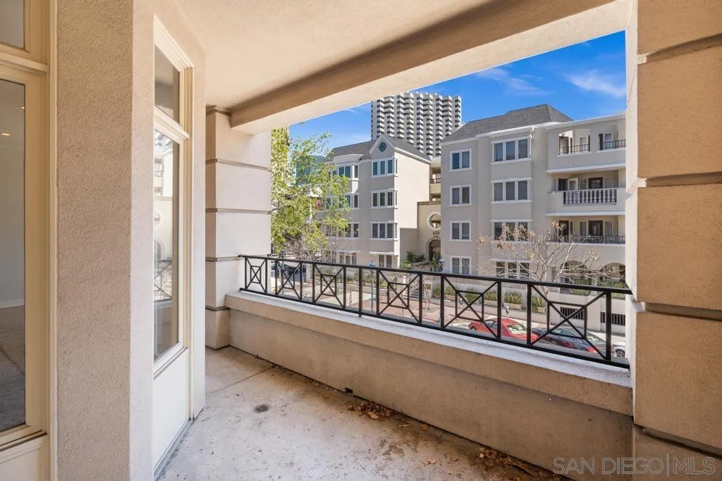 650 Columbia St Unit 211