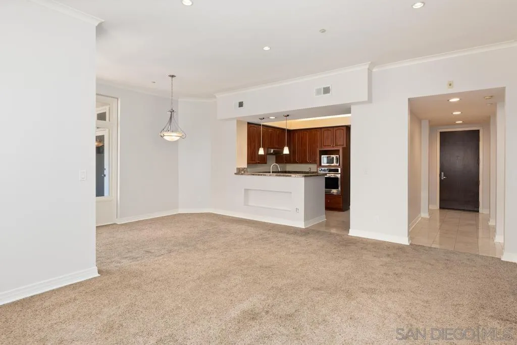 650 Columbia St Unit 211