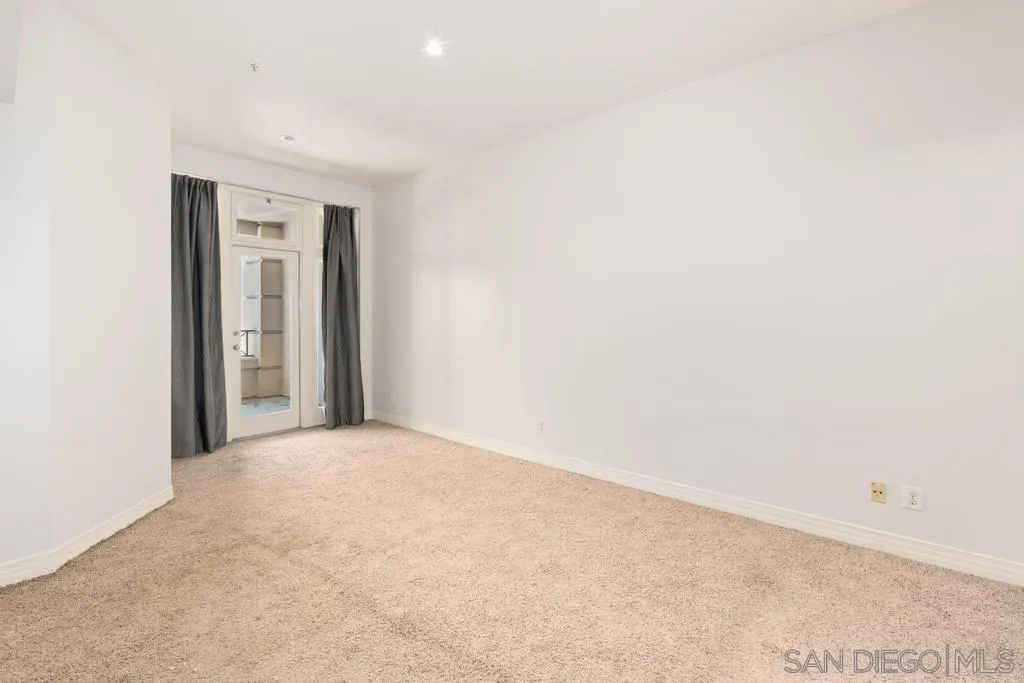 650 Columbia St Unit 211