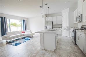 156 ARLINGTON SQUARE CT