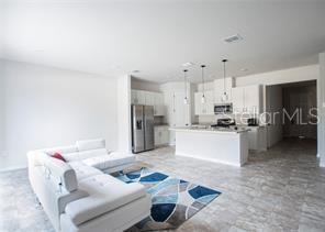 156 ARLINGTON SQUARE CT