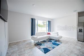 156 ARLINGTON SQUARE CT