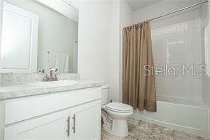 156 ARLINGTON SQUARE CT