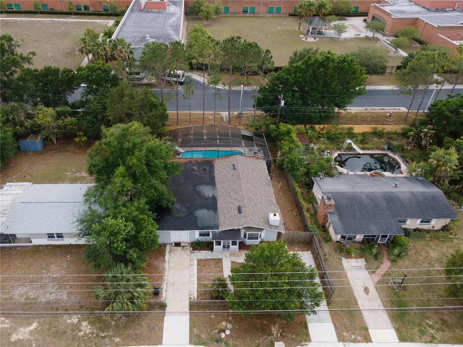 745 HILLVIEW DR #745