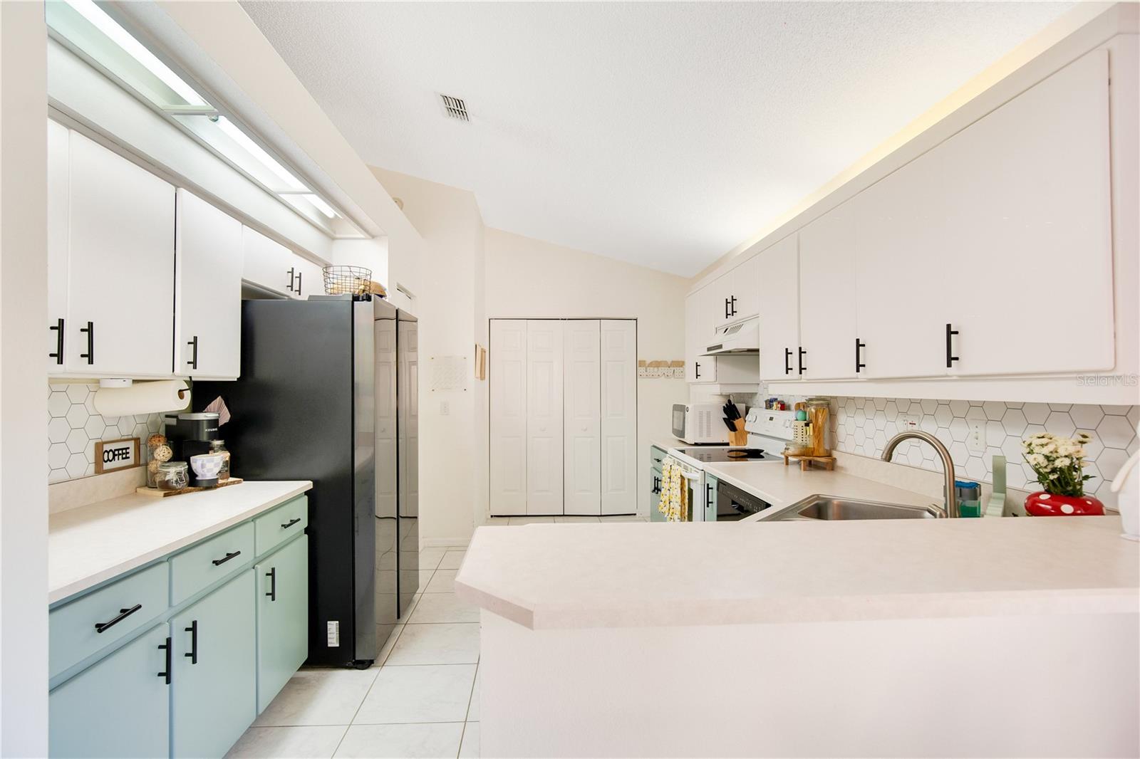 2149 SHERWOOD FOREST DR