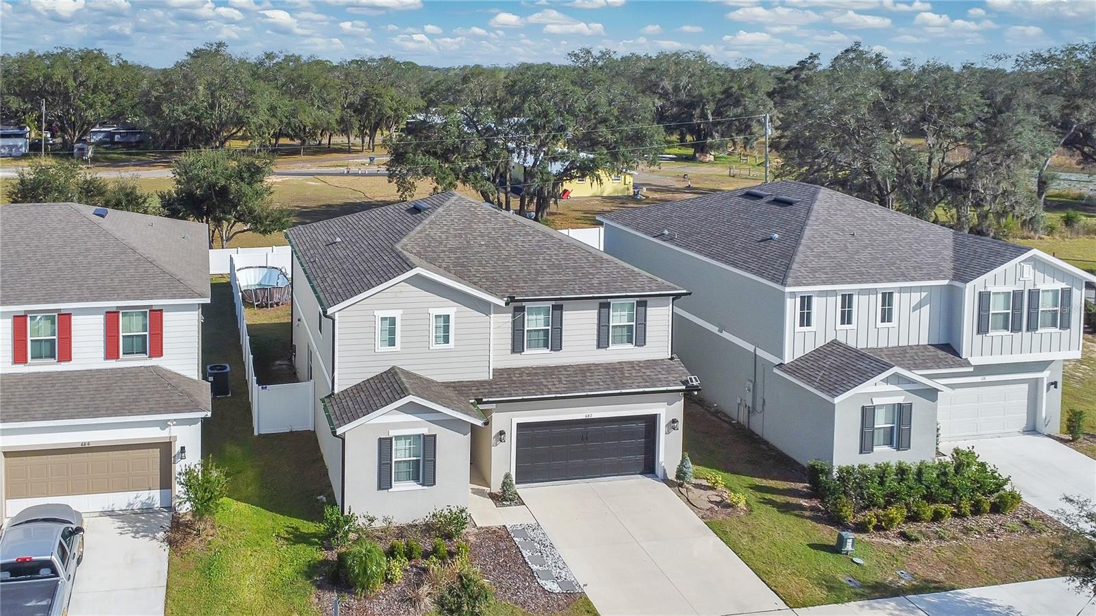 682 HERITAGE SQUARE DR