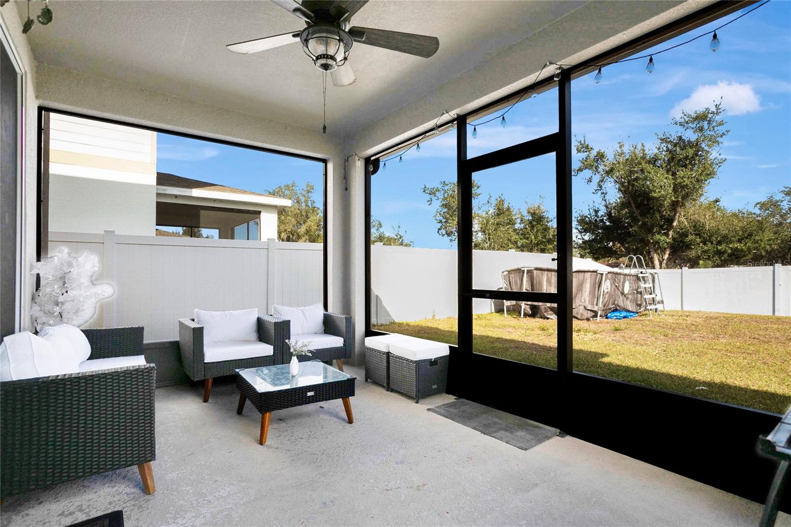 682 HERITAGE SQUARE DR