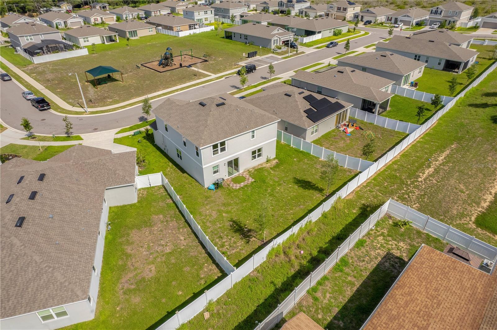 332 BOW LN