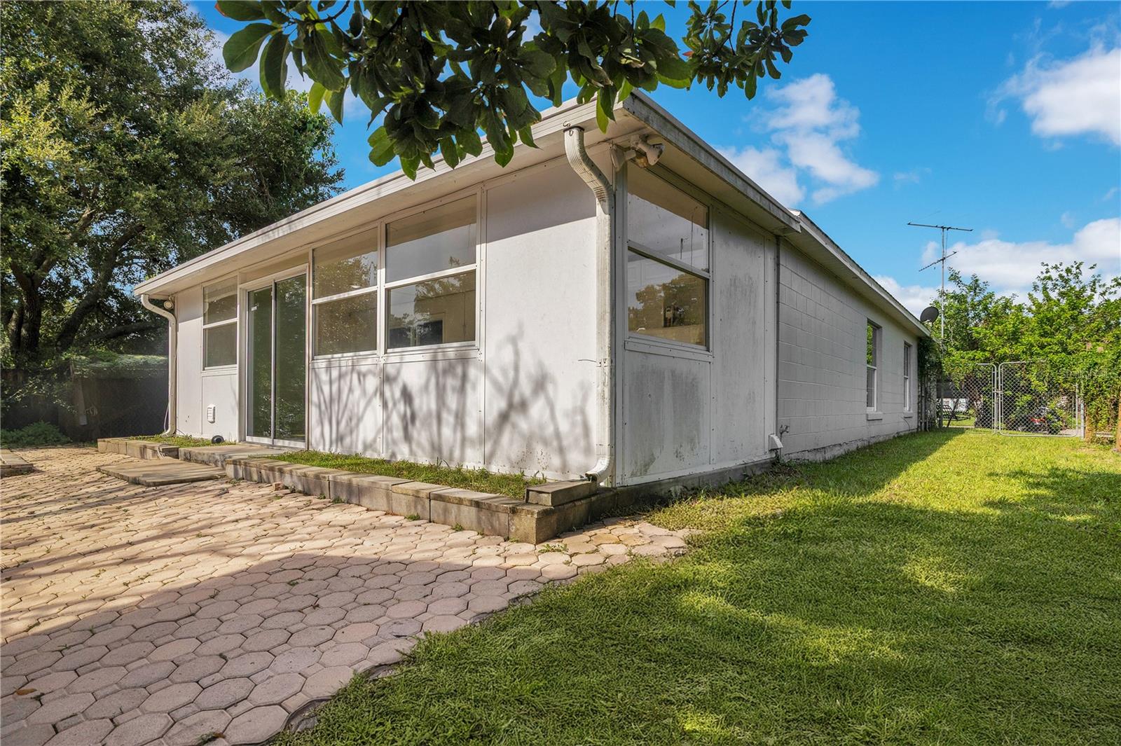 7231 EDGEWATER SHORES CT