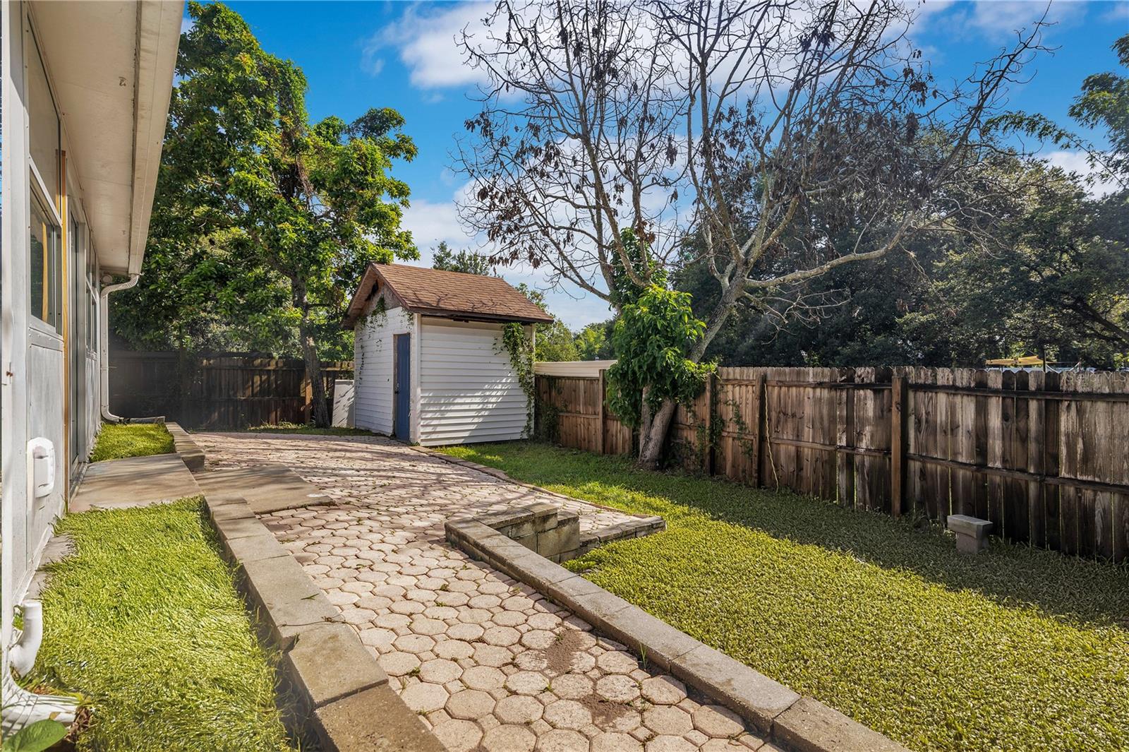 7231 EDGEWATER SHORES CT