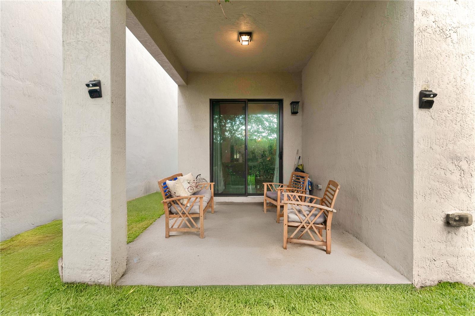 3374 NW 5TH ST