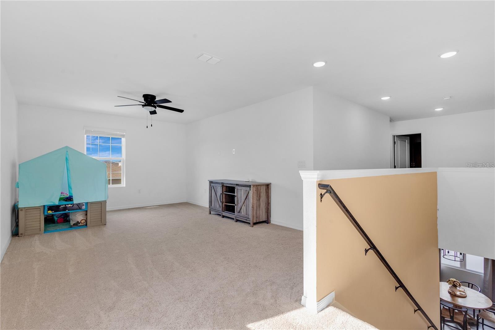 682 HERITAGE SQUARE DR