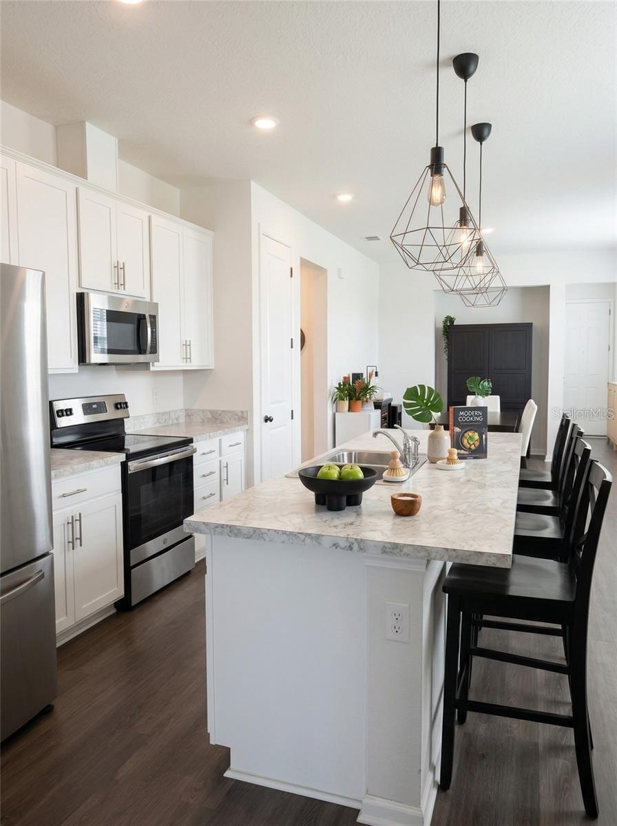 1241 FOREST GATE CIR
