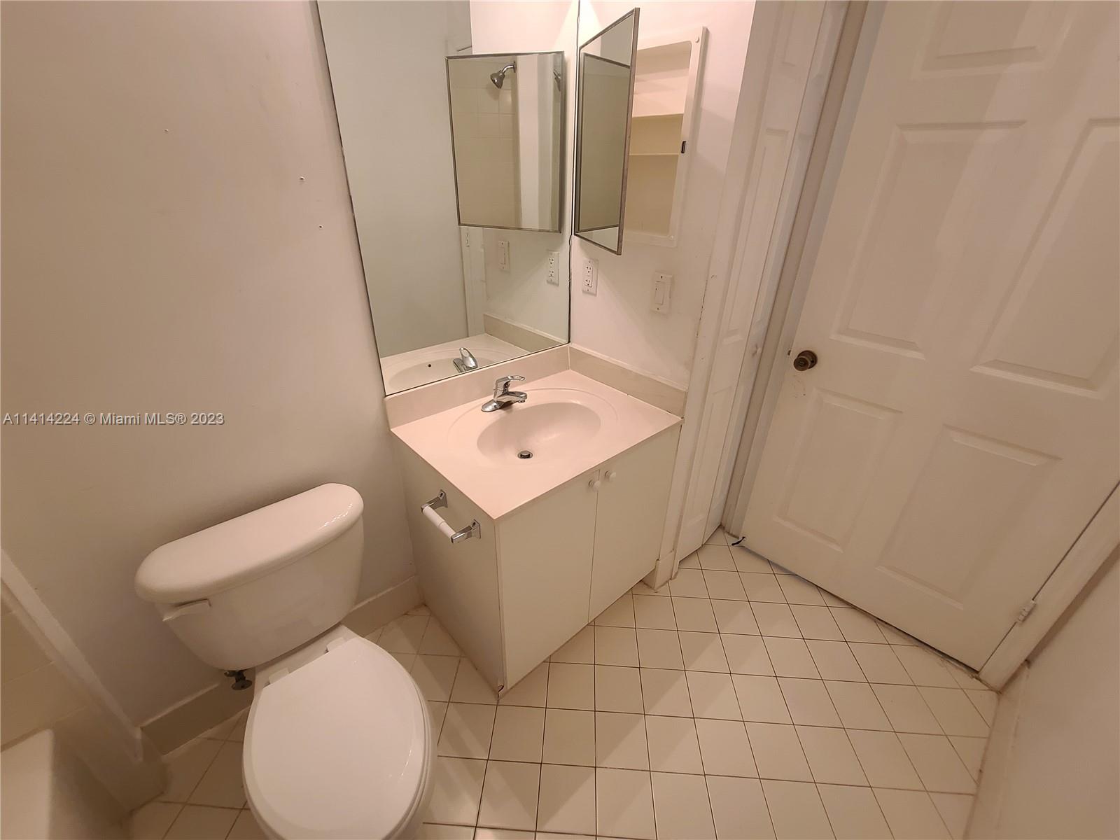 1174 NE 32nd Ter # 0